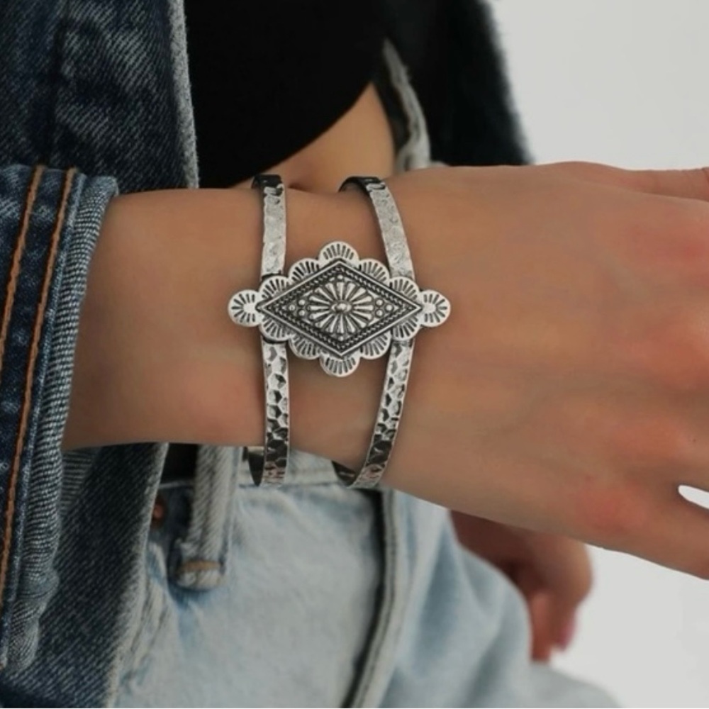 Hammered Tribal Concha Cuff Bracelet
